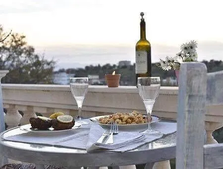 Sunny House In Nature בית נופש *